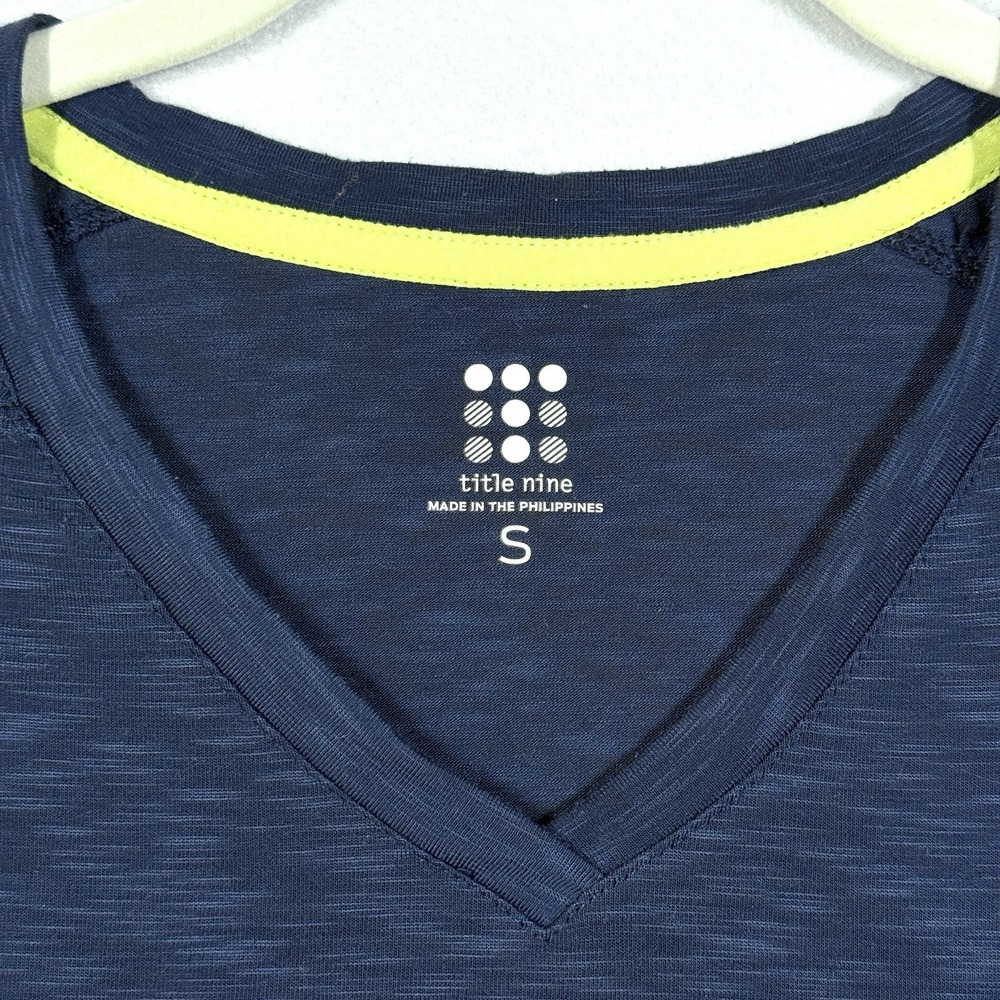 Title Nine Top Womens Small Matahari Long Sleeve Stretch V Neck Blue Athletic - Picture 5 of 13